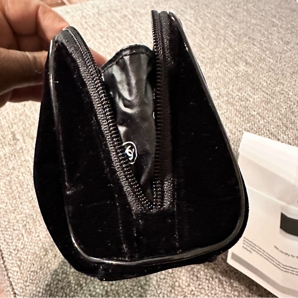 EUC CHANEL COSMETIC BAG - Picture 8 of 12